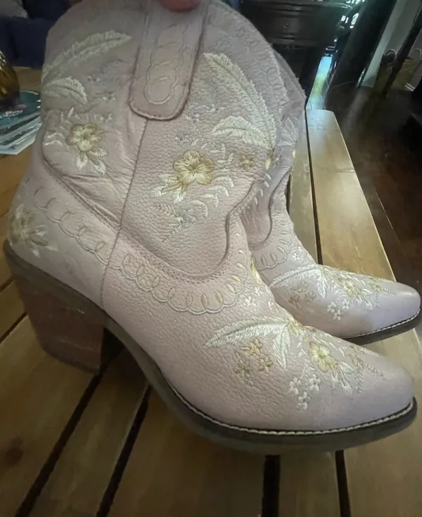 Pink Embroidered Short Dingo Boots - Image 3