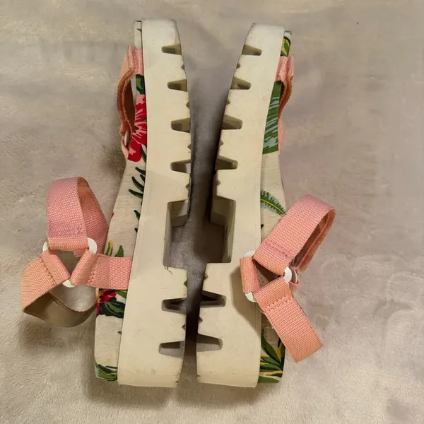 Charles David Pink Platform Chunky Sandals sz 7.5 strappy tropical beach - Image 4