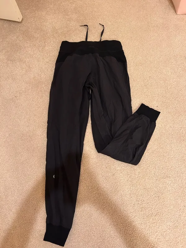 Lulu Joggers Black Size 4 - Image 3