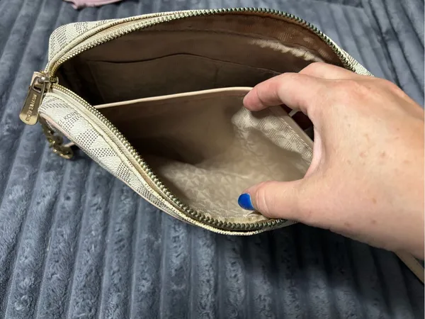 Michael Kors Cream and Tan Monogram purse - Image 7