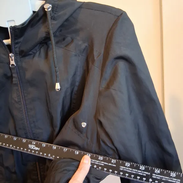 d.e.t.a.i.l.s INTL Parka in a Pocket Black Hooded Raincoat sz L Zip & Button Up - Image 4