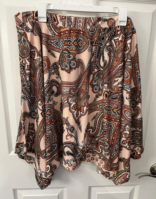 EST. 1946 Size XL Paisley Print Flowy Skirt - Image 2