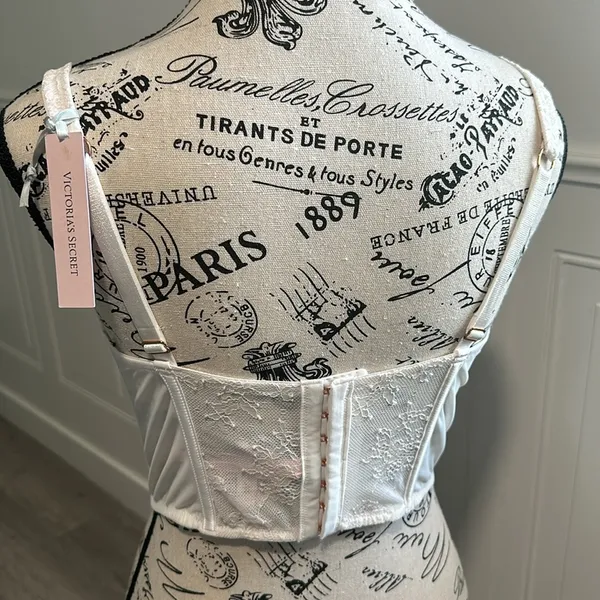 Victoria’s Secret Unlined Lace-Up Corset - Image 5