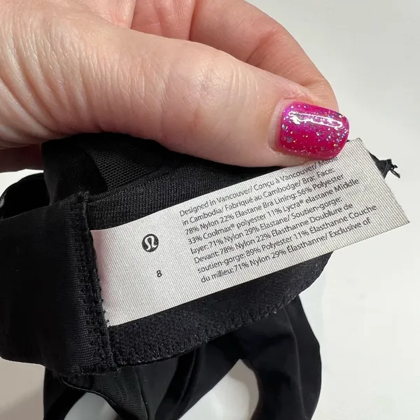 Lululemon size 8 sports bra. Hook and eye in the back up for it - Image 8