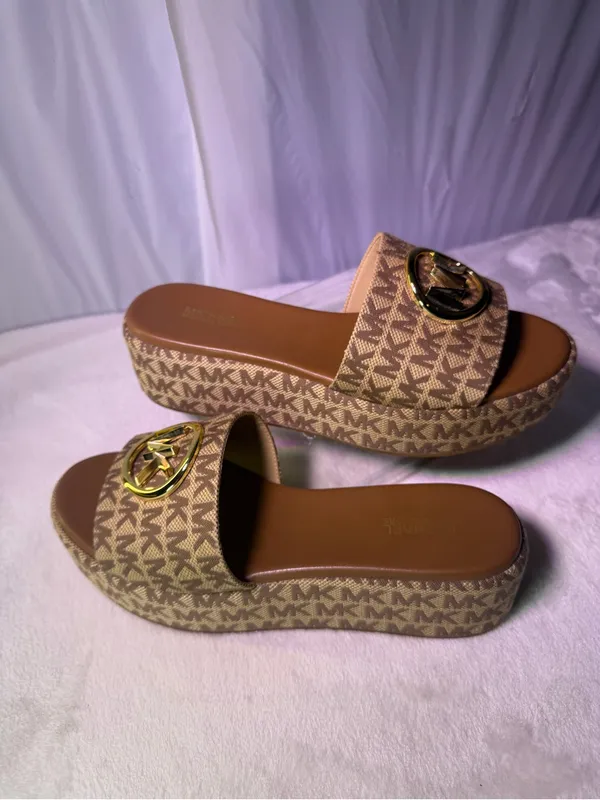 MICHAEL Michael Kors Brown Monogram Platform Slide Sandals with Gold Logo - Image 2