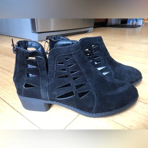 Bobbie Brooks Cut Out Booties Sz 7 Ladies Black NEW NWT - Image 3