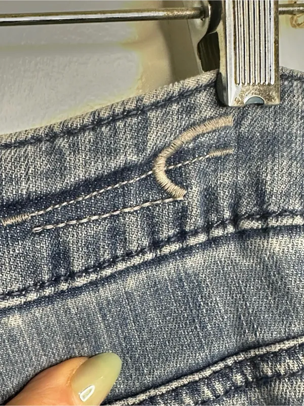 American Eagle Y2K Denim Roll Up Capri Sz 4 - Image 5