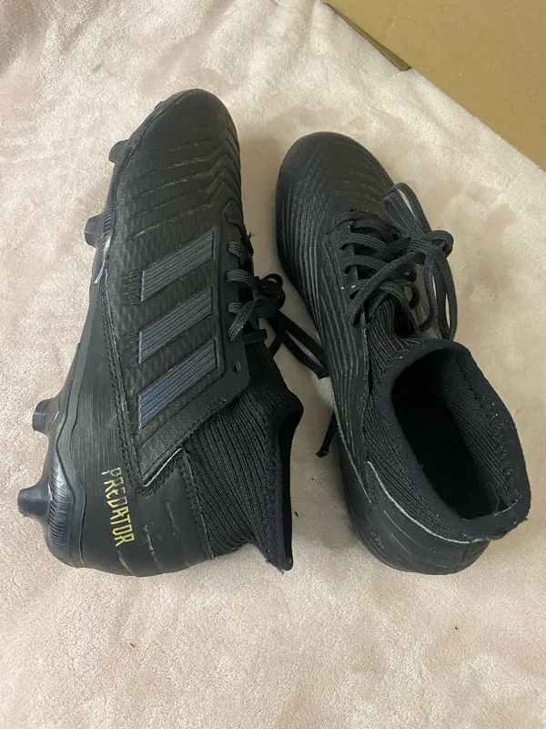 Adidas Soccer Predator Mens Shoes - Image 5