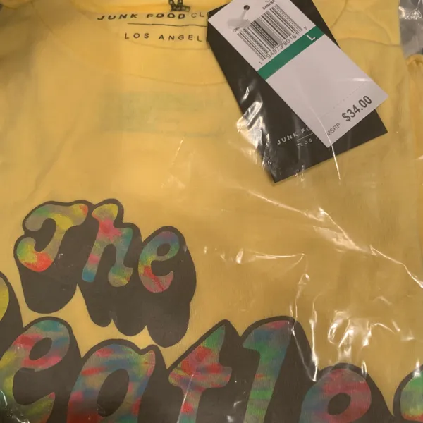 Junk Food The Beatles Cropped Graphic Tee in Yellow Size Large - Image 4
