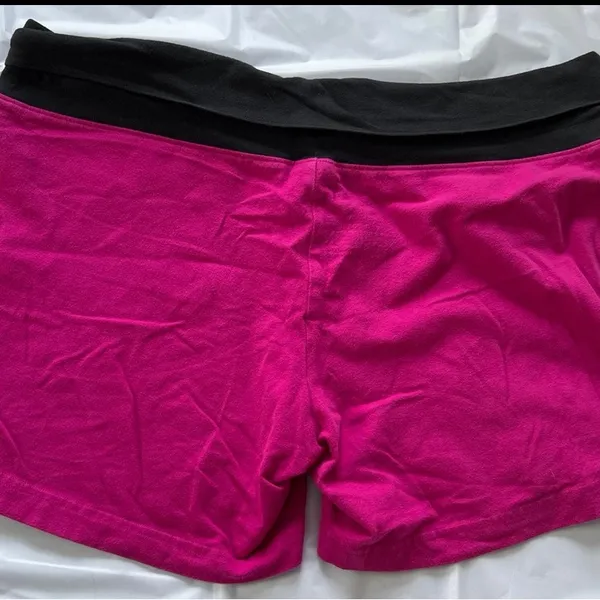 Under Armour Shorts - Image 3