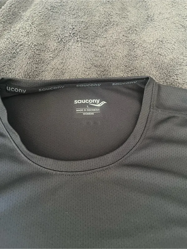 Saucony Women’s Black Long Sleeve Running Shirt - Image 5