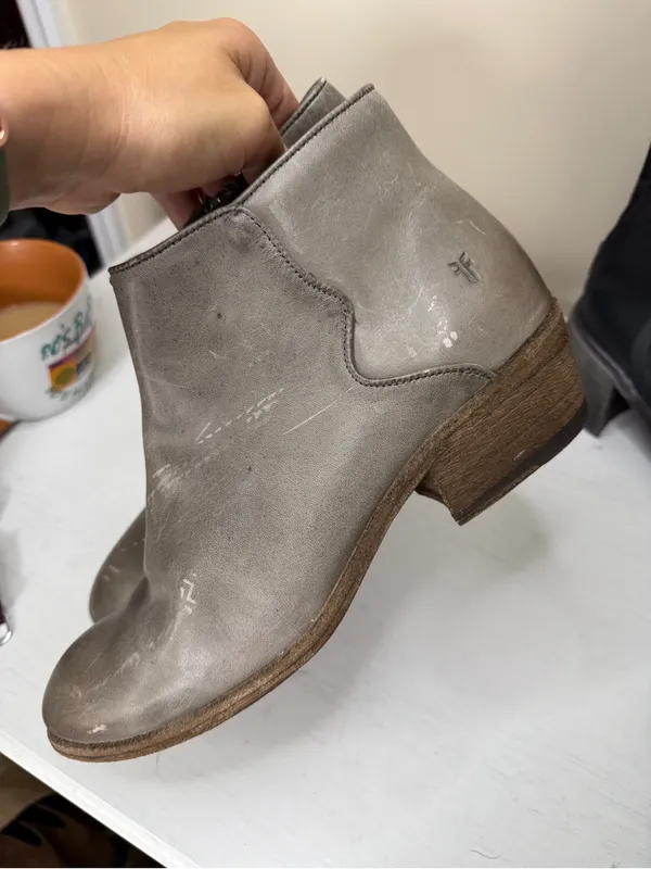 Frye "Carson Piping Bootie" Graphite Grey Leather Ankle Boot | Women's Size 10 - Image 8