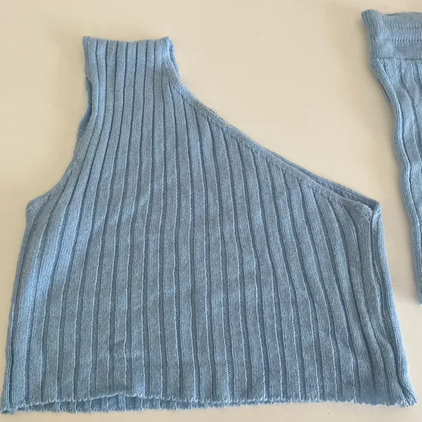 Boohoo Knit Sweater pajama set small Sky Blue one shoulder top & shorts ribbed - Image 3