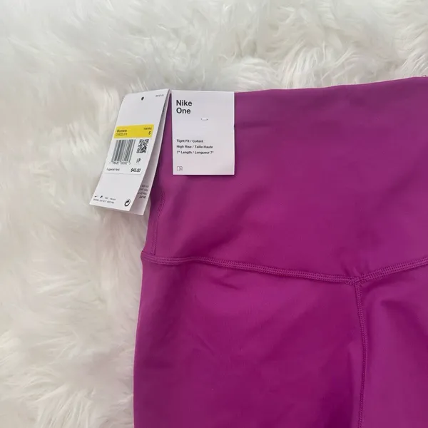 Nike Dri-FIT One High Waisted 7" Biker Shorts Size Small - Image 7