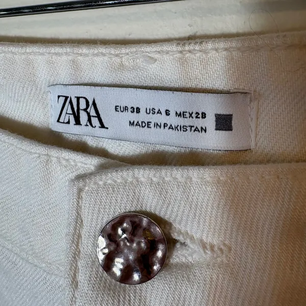 Zara White Denim High‎ Rise Mom Jean Size 6 - Image 5