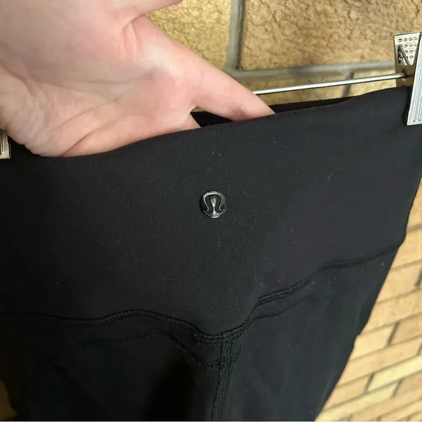Lululemon Athletica High Rise Mesh Leggings Women's Black Athletic Size 4 - Image 4