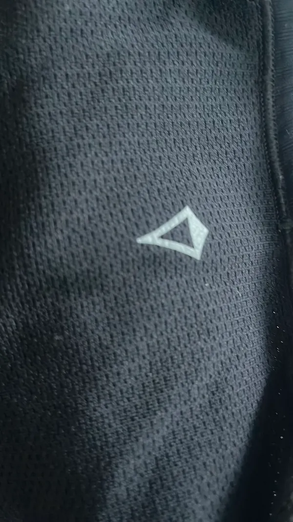 Long Lululemon Ivivva Sleeve - Image 2