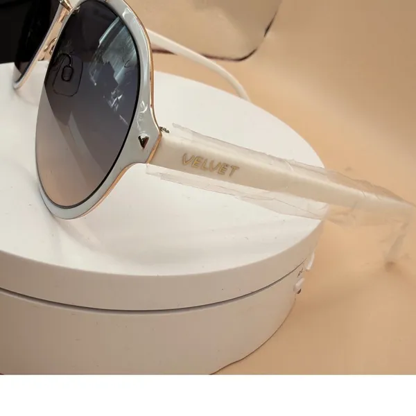 Velvet Eyewear White Gold Aviator Sunglasses‎ with Gradient Lenses and Case - Image 6