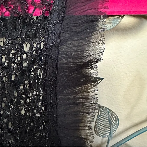 Trouvé black lace sleeveless top with eyelash edges Sz S EUC - Image 4
