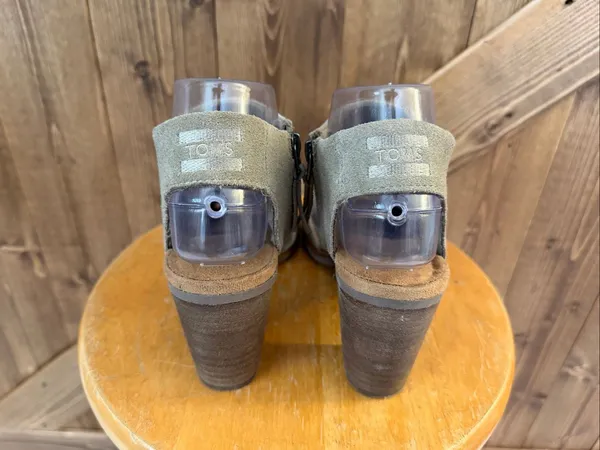 TOMS Women’s Size 7 Gray Suede Peep Toe Block Heel Sandals - Image 4