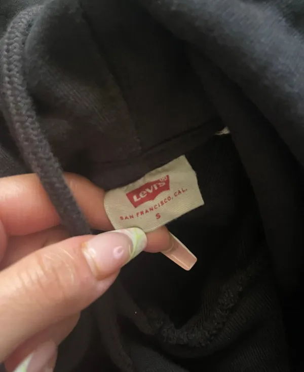 Levi's Oversized Hoodie - Image 3