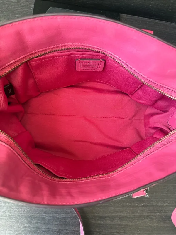 Coach mini Swagger Bag Leather Pink Turn Lock Zip Top Tote Cross body - Image 7
