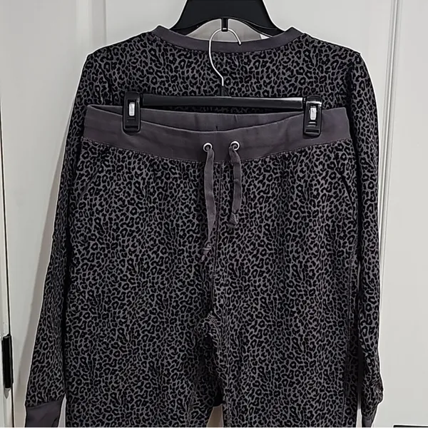 J. Crew Leopard Jogger Style Sweatpant and Sweatshirt Set - Image 6