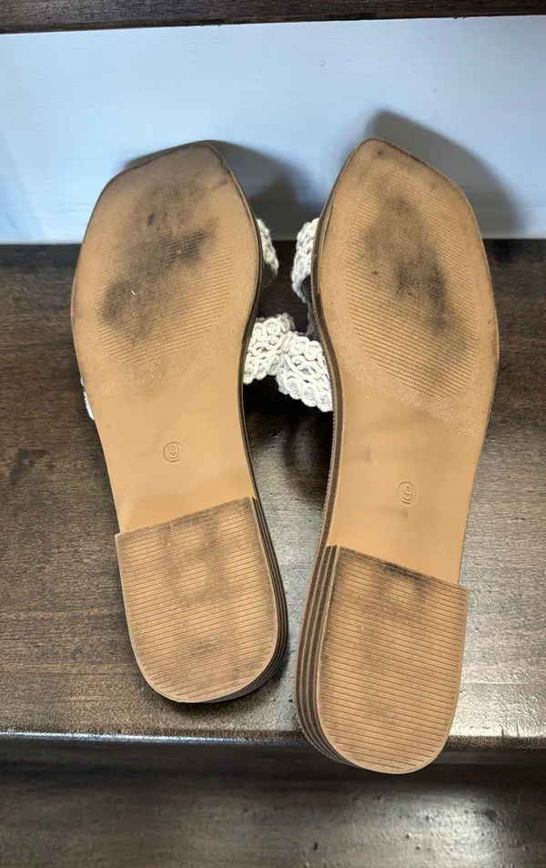 Slides Sandals Size 9 Ivory Cream Color - Image 4