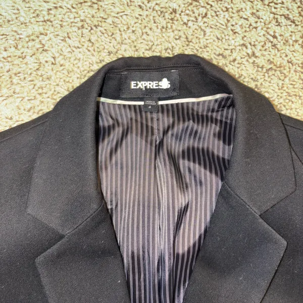 Express Black Women's Blazer and Skirt Set - Image 3