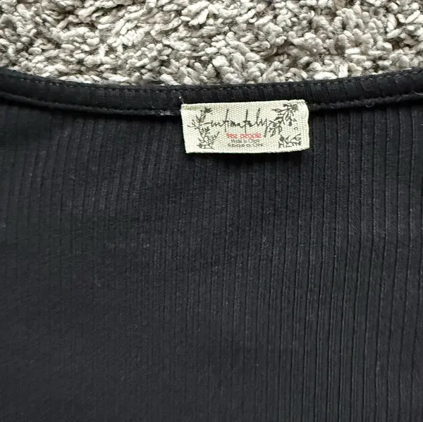 Free People Black Ribbed Cropped Button-Up Cardigan - Image 3