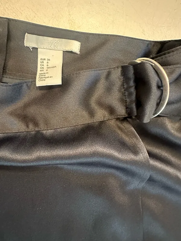 H&M Navy blue satin midi skirt - Image 2