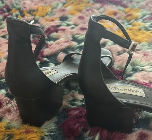 Steve Madden Black Leather Block Heel Sandals - Image 4