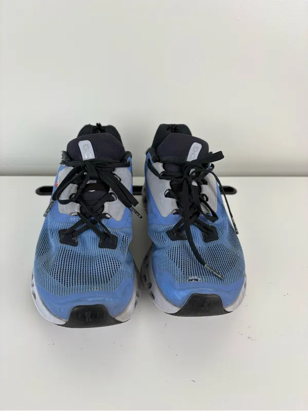 On Running Cloudstratus shoes Women's Size 8 marina/magnet FAIR CONDITION - Image 2