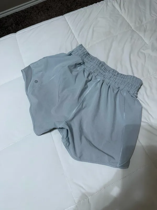 Lululemon Shorts Hotty Hot  - Image 3