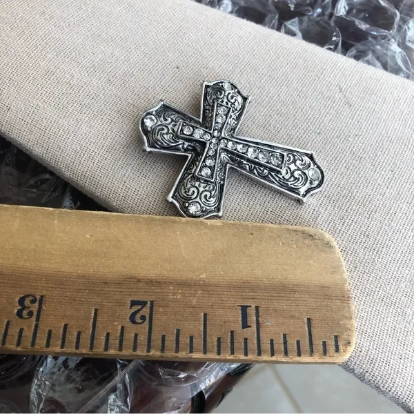 Rhinestone Cross Pendant - Image 3