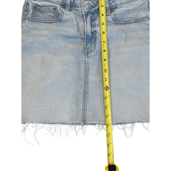 American Eagle Light Wash Denim Mini Skirt Raw Hem Blue Size 6 - Image 6