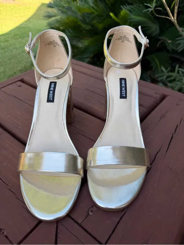 Nine West Toniann Gold Metallic Ankle Strap Block Heel Sandals 9M $99 Retail - Image 5