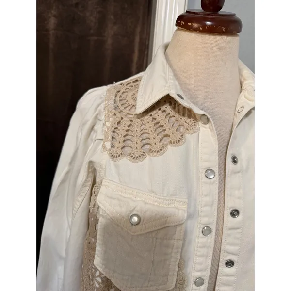 Pilcro Anthropologie XS Shirt Crochet Lace Patchwork‎ Denim Cream Puff Sleeve - Image 10