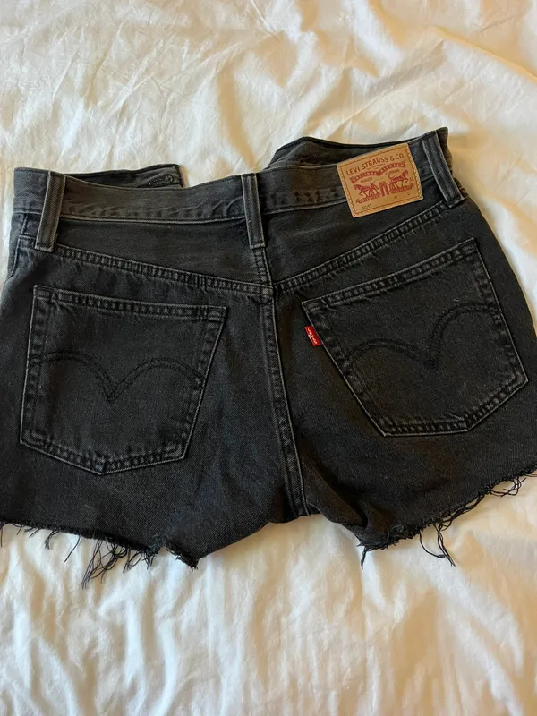 Levi’s 501 Shorts - Image 2