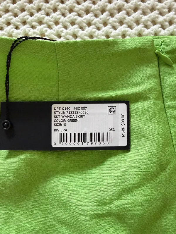 Brand new green mini skirt  - Image 3