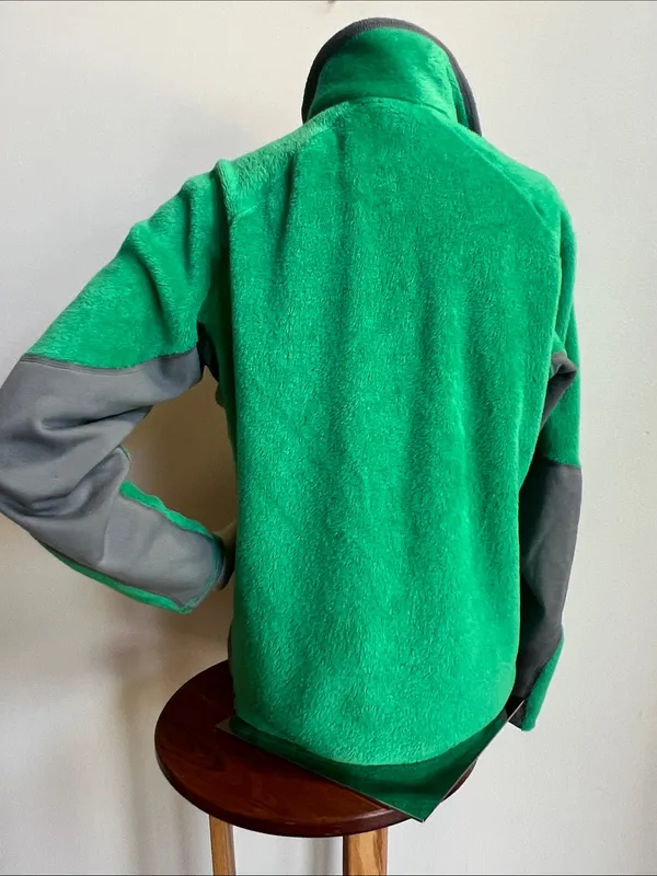 Patagonia Green Teddy Fleece Jacket with Gray Panels 3 zip pockets cozy - Image 5