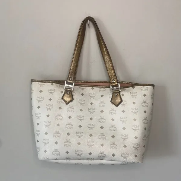 MCM Princess Lion White Shoulder Tote - Image 4