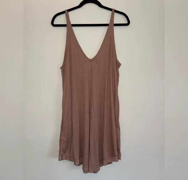 FREE PEOPLE BEACH Women’s clover mini dress ✨ - Image 2