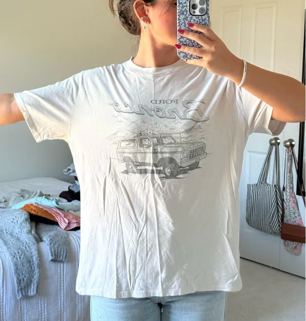 Abercrombie & Fitch Tshirt - Image 2