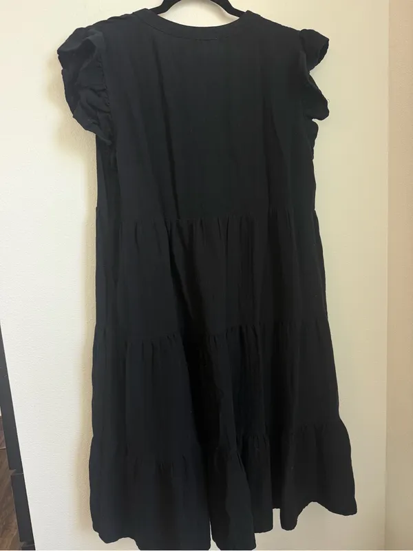 entro Black Tiered V-Neck Midi Dress - Image 5