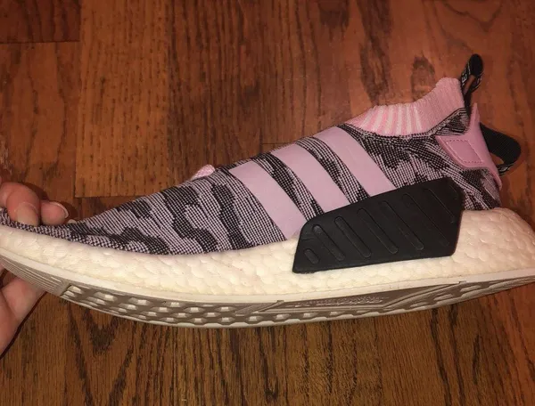 Adidas Originals Womens NMD R1 Shoes - Image 4