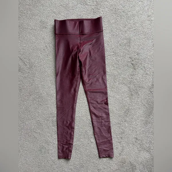 Carbon38 High Rise 7/8 Legging in Takara Shine - Fig - Image 4