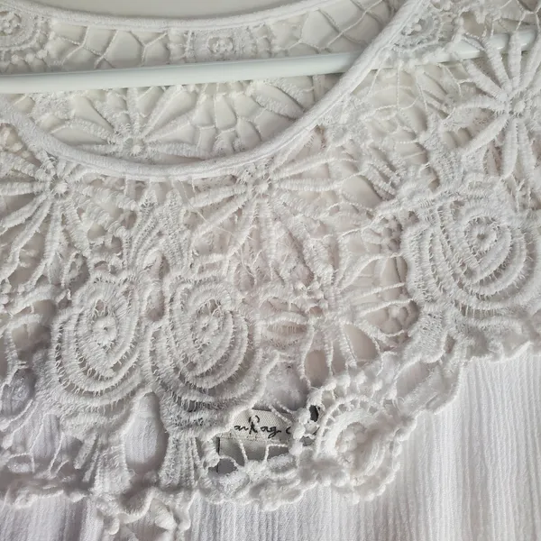 American Rag white crochet top size medium women's very pretty details - Image 4