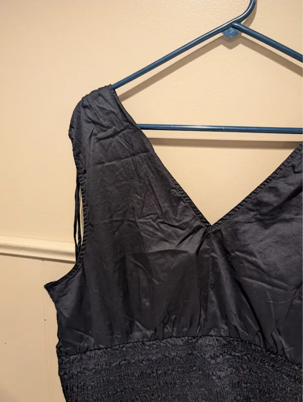 Old Navy V-neck Tank Top - Image 8
