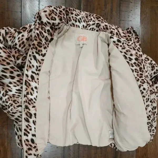 GB women's puffer jacket leopard print size M New - Image 6